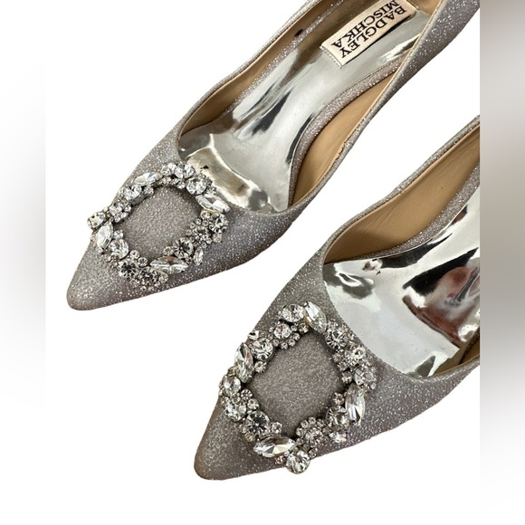Badley Mischka glitter embellished toe silver metallic pump - Picture 2 of 7